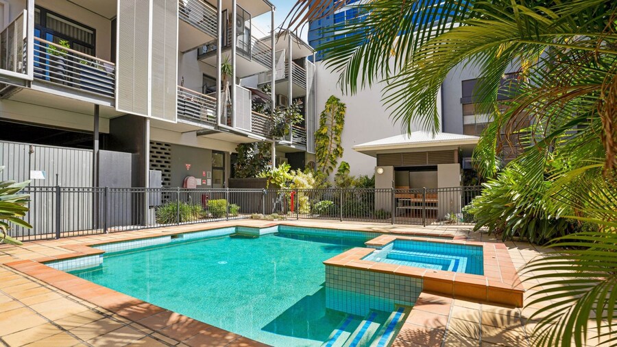 Peaceful 1-bed Apartment Near Brisbane's Heart