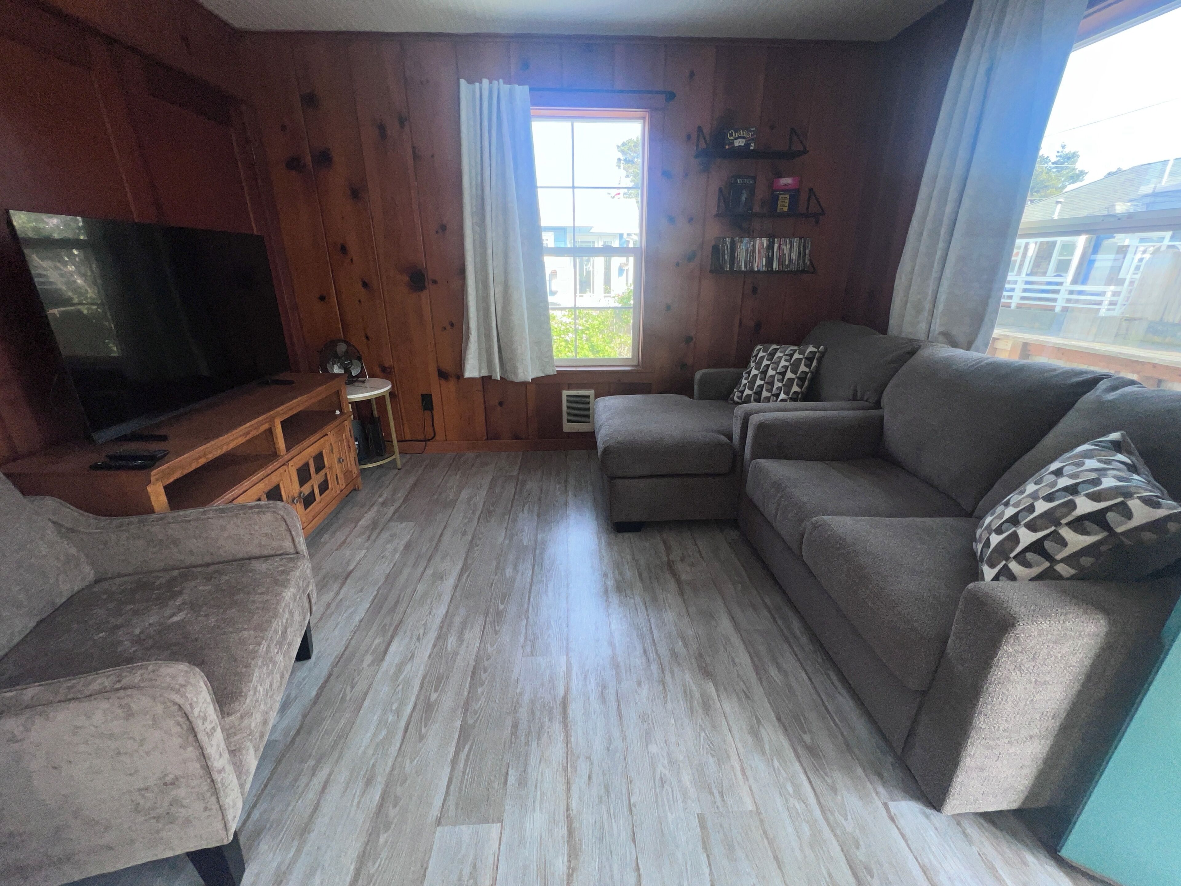 Smart-TV, Kamin, DVD-Player