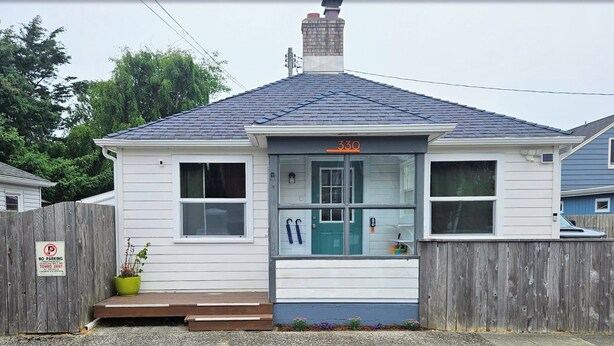 Unclassified image, 1 of 39, button - 🐦 Wren’s Place 2B/1Ba | Charming Seaside Retreat • Walk to Beach • Firepit (Seaside)