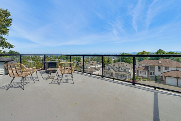 Panoramic Views! Hilltop Haven 6 Mi To Lumen Field - Seattle, WA