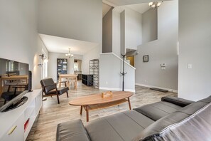 Interior - Panoramic Views! Hilltop Haven in Seattle (Seattle)