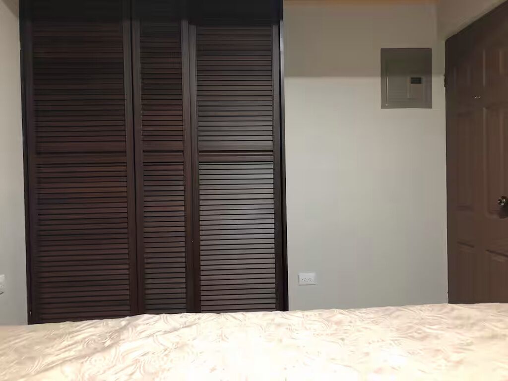 1 chambre, fer et planche à repasser, Wi-Fi gratuit, draps fournis