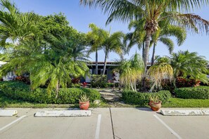 Villa (2 Bedrooms) | Interior - Steps to Shore! 2 Pompano Beach Villas w/ Pool (Pompano Beach)