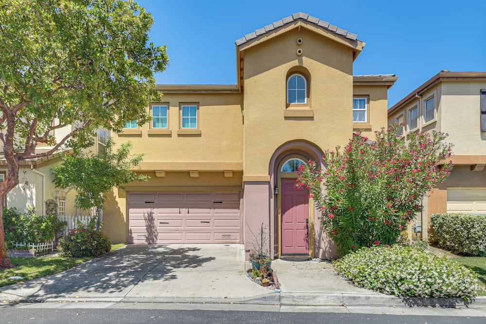 Walk to Parks & Dining: San Jose Family Home! - Silicon Valley, CA