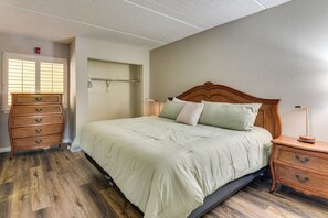Apartment (2 Bedrooms) | Interior - Dock Access! Condo 5 Mi to Okaloosa Island Beach (Mary Esther)