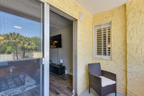 Apartment (2 Bedrooms) | Interior - Dock Access! Condo 5 Mi to Okaloosa Island Beach (Mary Esther)