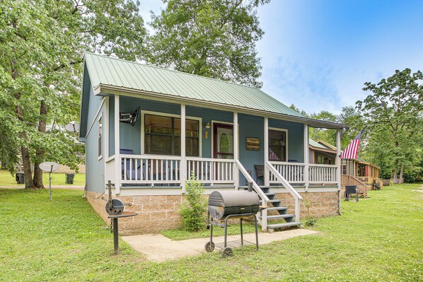 Front of property - Lake & Dock Access! Waterfront Hot Springs Haven (Hot Springs)