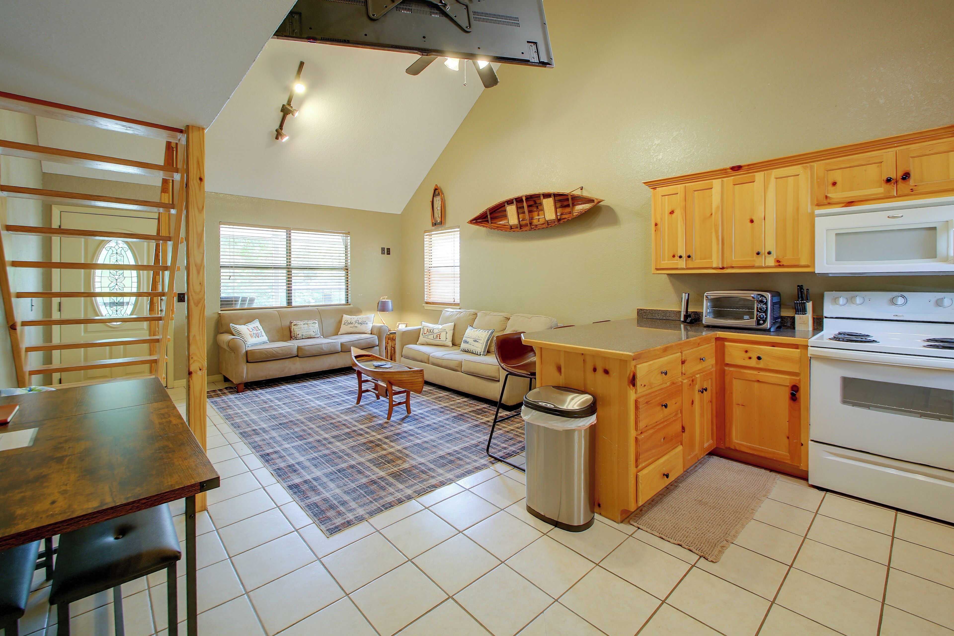 House (2 Bedrooms) | Interior