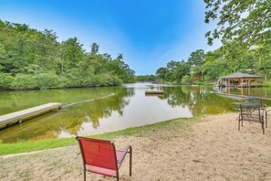 Interior - Lake & Dock Access! Waterfront Hot Springs Haven (Hot Springs)