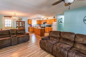 Interior - < 1 Mi to Beach! Home w/ Fenced Yard in Oak Island (Oak Island)