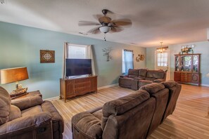 Interior - < 1 Mi to Beach! Home w/ Fenced Yard in Oak Island (Oak Island)