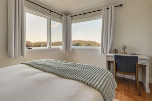 Interior - Dog-friendly Haven w/ Stunning Views in Bodega Bay (Bodega Bay)