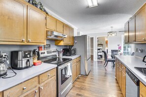 House (3 Bedrooms) | Interior - 3 Mi to San-lee Park! Family Home w/ Office & Yard (Sanford)