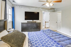 House (3 Bedrooms) | Interior - 3 Mi to San-lee Park! Family Home w/ Office & Yard (Sanford)