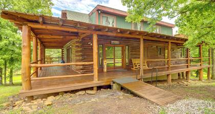 Game Room + Roof Deck: Ozarks Group Getaway!