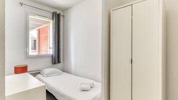 Apartment | 1 bedroom, bed sheets