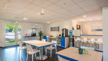 Apartment | Dining