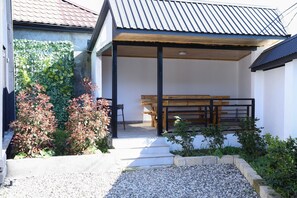 Outdoor dining - Marvelous 3-bedroom house with AC in charming Qusar (Qusar)