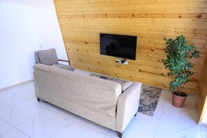 Living area - Marvelous 3-bedroom house with AC in charming Qusar (Qusar)
