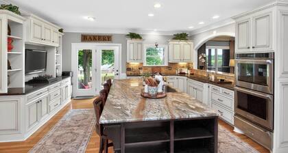 Private 5-Acre Retreat | Hot Tub, Disc Golf & Near Nashville