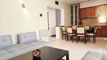 Classic Apartment, Pool View | Living area