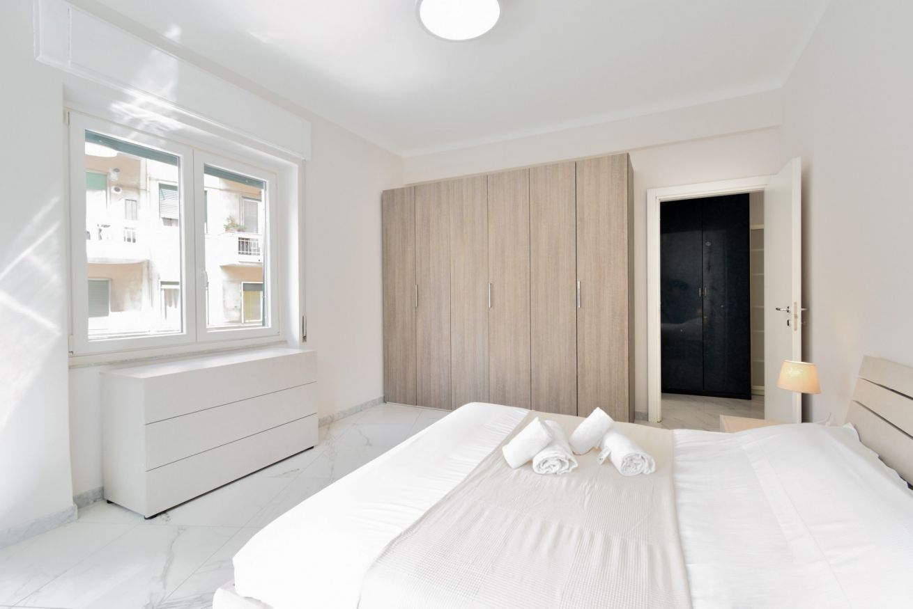 2 chambres, fer et planche à repasser