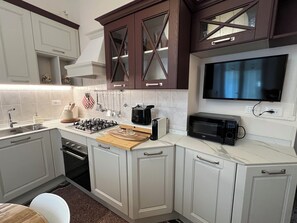 Fridge, microwave, oven, stovetop - La Perlita -  Seafront - 30 meters from the beach - WiFi - A/C (Albisola Superiore)