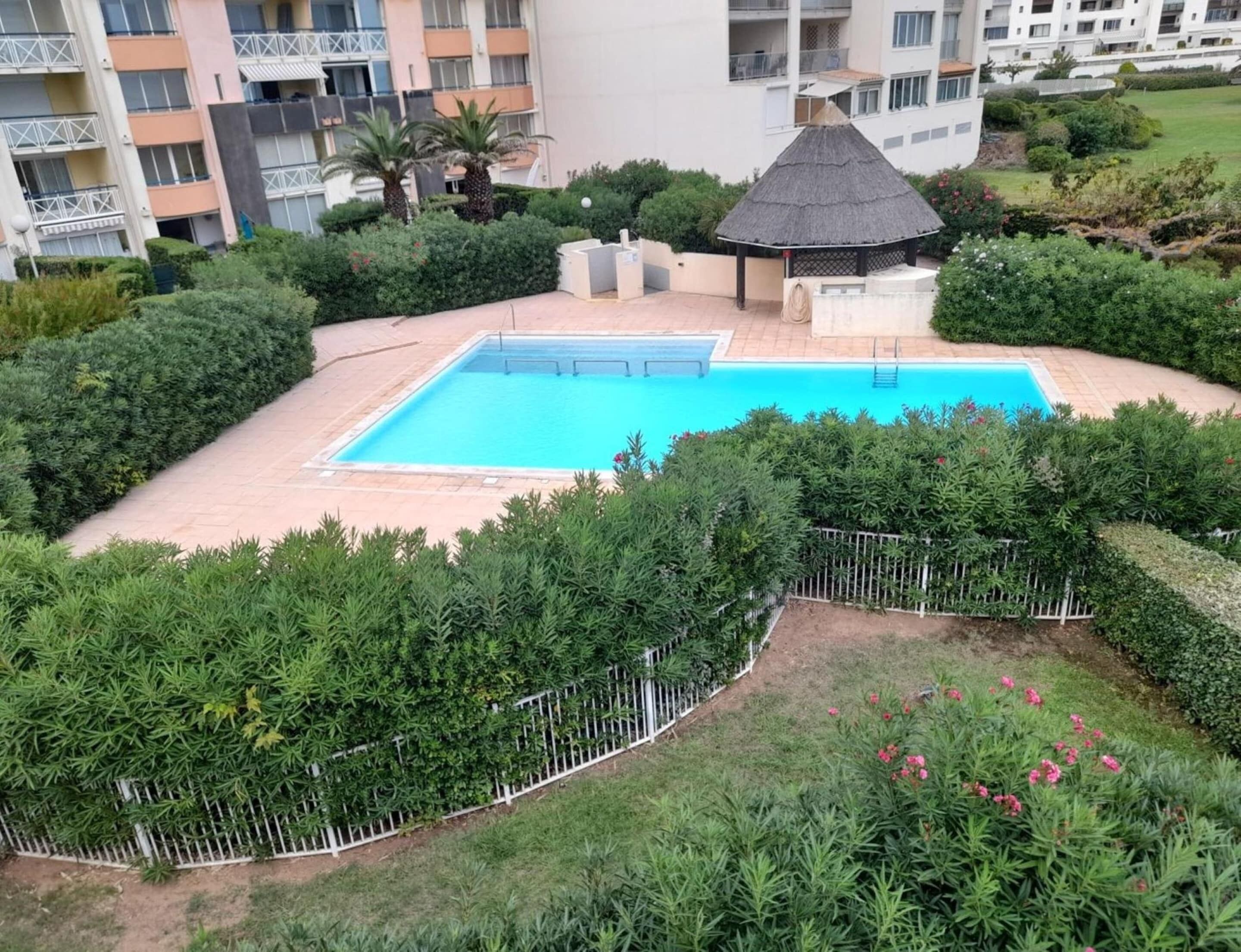 Apartemen | Kolam renang | Kolam renang outdoor