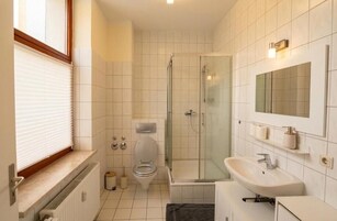 Apartment, 2 Bedrooms, Private Bathroom | Bathroom