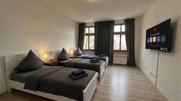 Apartment, 3 Bedrooms, Private Bathroom | Free WiFi