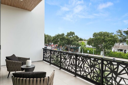 Penthouse 4 Floors Downtown Central Balcony