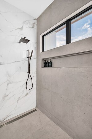 House, Accessible - Penthouse 4 Floors Downtown Central Balcony (St. Petersburg)