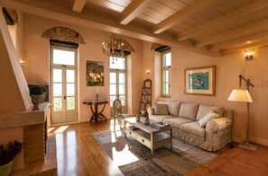 House | 2 bedrooms - Kyparissia Old Town Lodge With Amazing Seaviews (Trifylia)