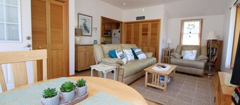 Cute Cottage Near Bay and Ocean Beaches(2436)