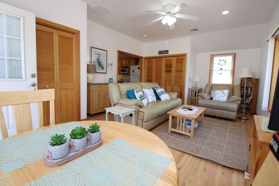 Cute Cottage Near Bay and Ocean Beaches(2436)