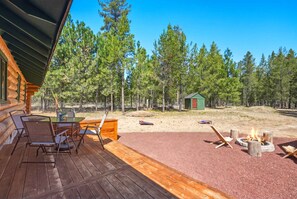 Cabaña, varias camas, patio, vista al jardín (Lucky Logger) | Vista desde la habitación