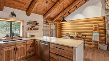 Cabin, Multiple Beds, Patio, Garden View (Lucky Logger) | Private kitchen