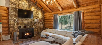 Lucky Logger Cute and Cozy Cabin Getaway