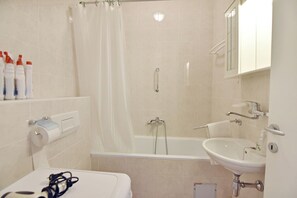 Apartment, 1 Bedroom, Balcony | Bathroom - Comfortable Apartment in Umag (Umag)