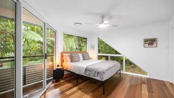 Apartment | 4 bedrooms, bed sheets