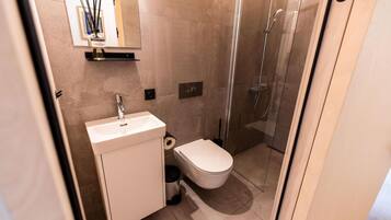Shower, towels