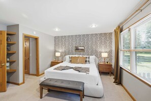 Nhà, nhiều giường, có thể sử dụng hồ bơi, quang cảnh hồ bơi (6645 Smith Rd) | 4 phòng ngủ, trang trí khác biệt 