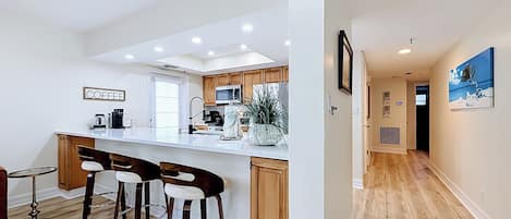 Coffee/tea maker, fridge, microwave, oven