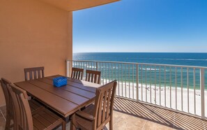 Condo, 3 habitaciones | Restaurante al aire libre