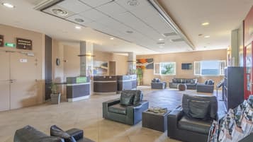 Apartment | Lobby