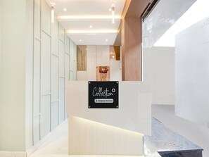 Hus | Reception
