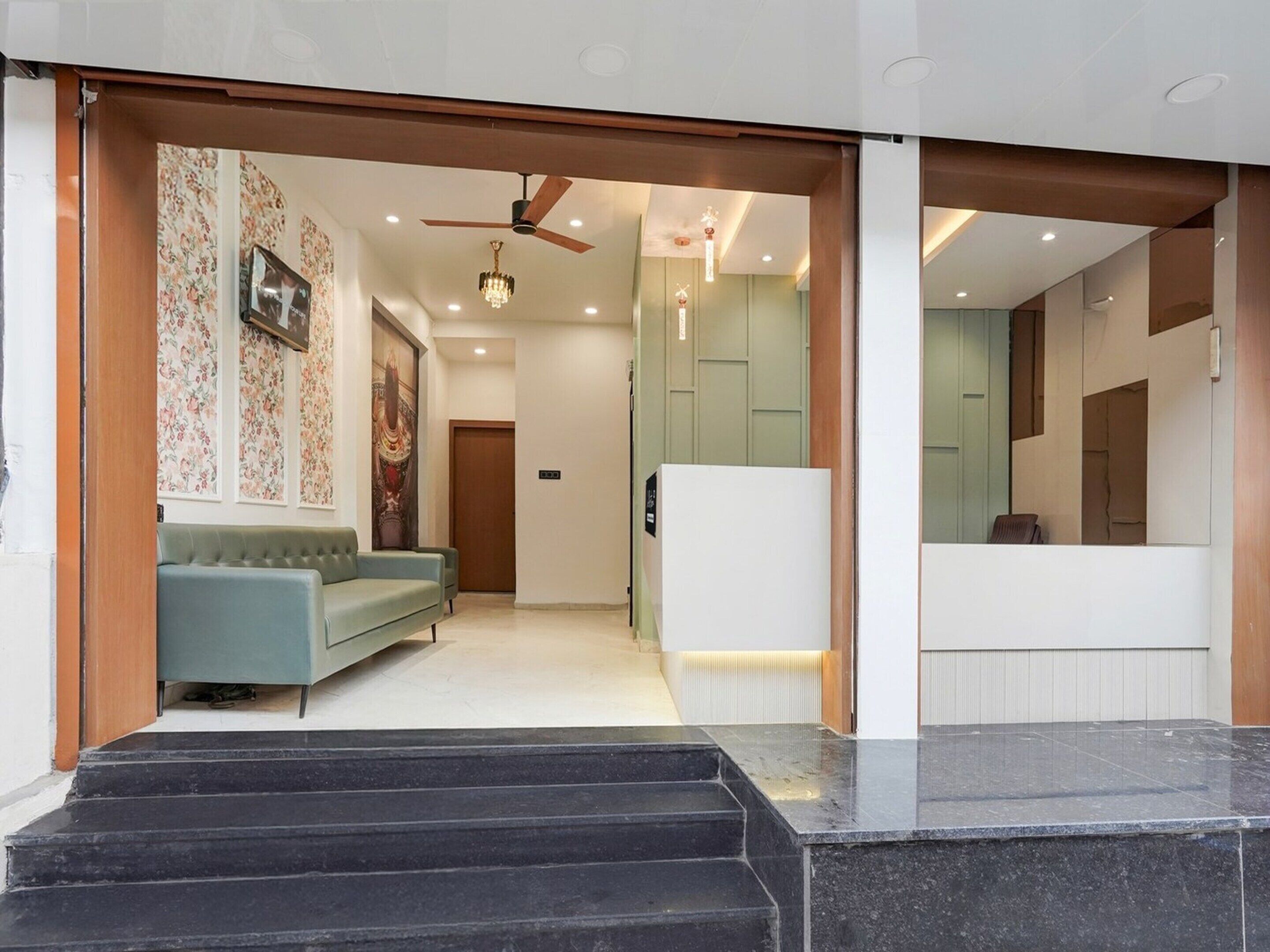 House | Reception