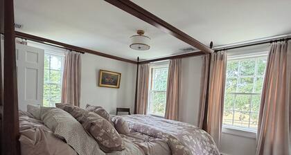 Fabulous 4 bedroom 4 bath home in charming Portsmouth RI Steps from Newport Polo