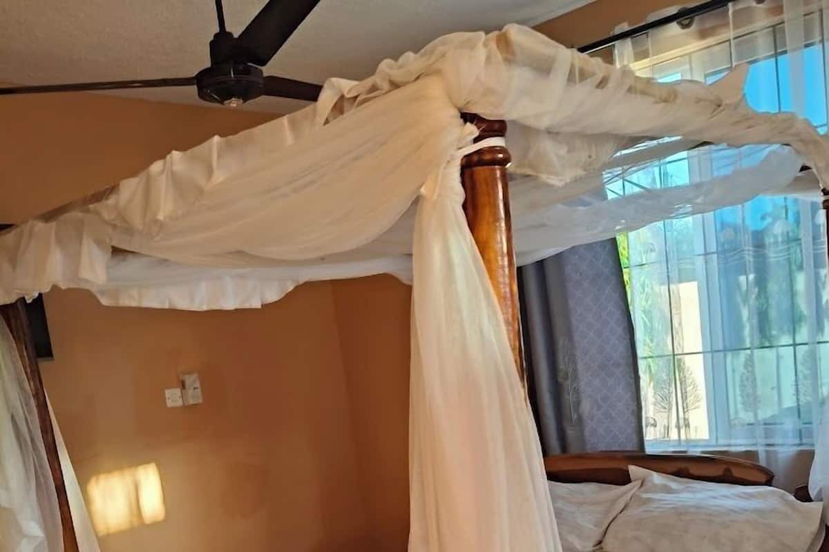 Decoración personalizada, muebles diferentes y wifi gratis