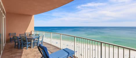 Condo, 3 habitaciones | Restaurante al aire libre